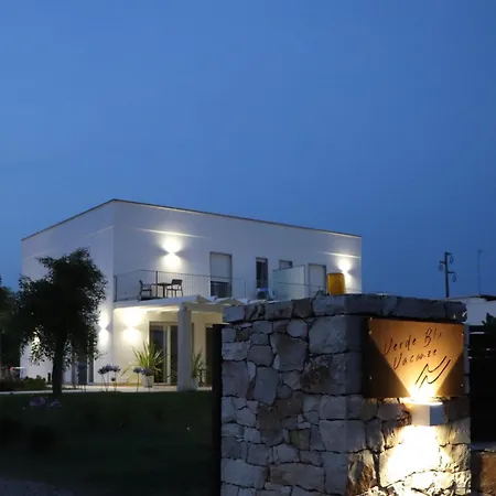 Blu Vacanze Oda ve Kahvaltı 4*